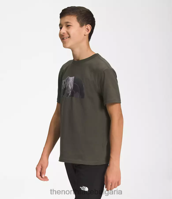 облекло The North Face графична тениска с къс ръкав ново тъмнозелено/tnf черно деца 40DF01056